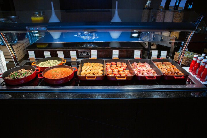 Dining 52 of 128