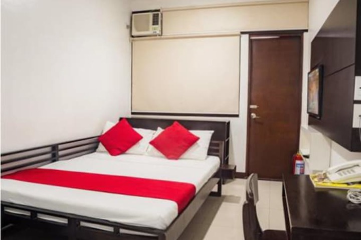Room 9 of 23