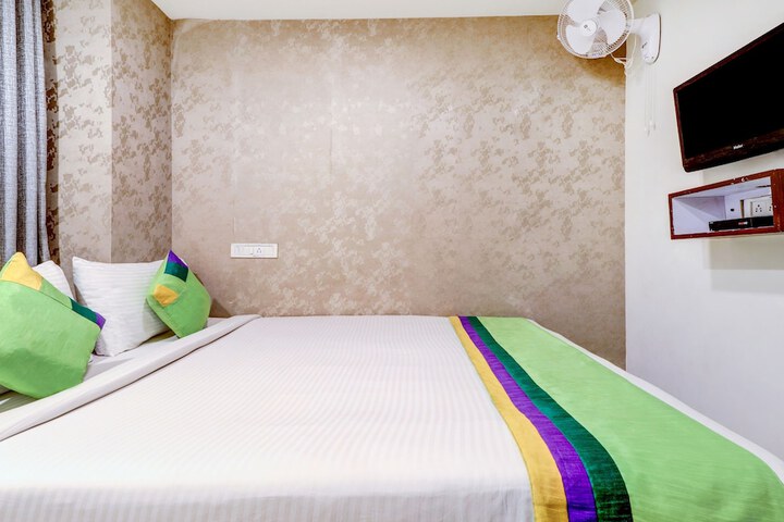 Room 12 of 46