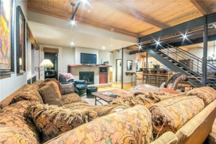 Photo of Blackhawk Loft 2886