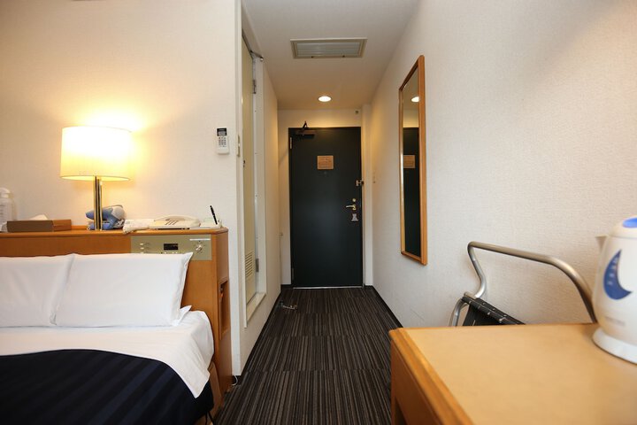 Room 11 of 43