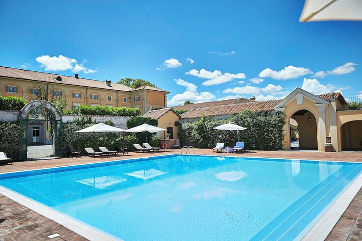 Pool Hotel