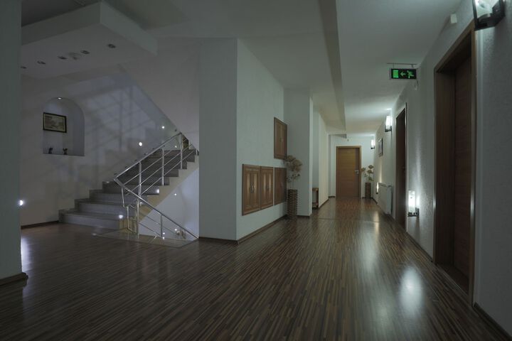 Hotel 76 of 84