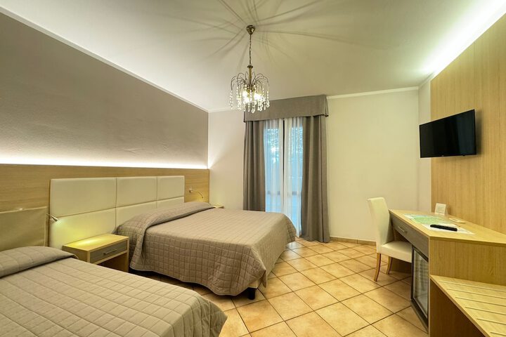Room 6 of 39