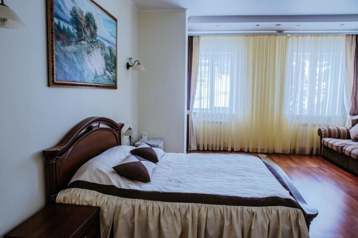Room 4 of 51