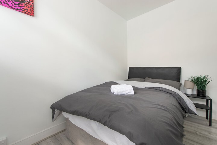 Room 15 of 37
