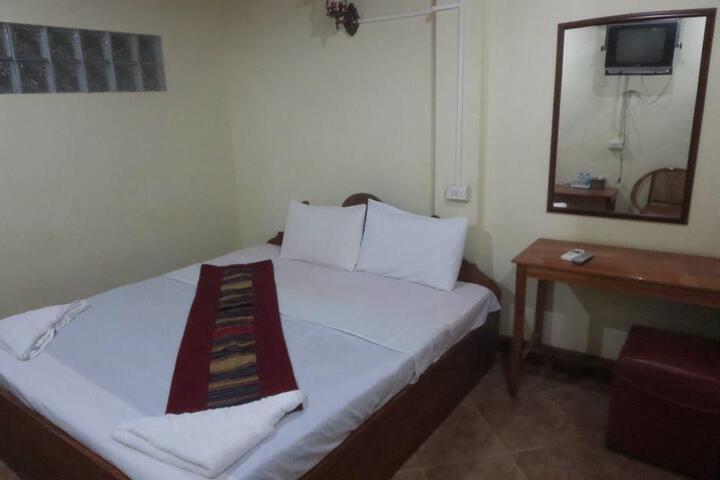 Room 2 of 6
