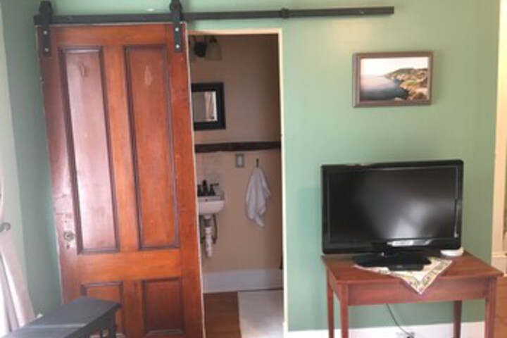 Room 37 of 42