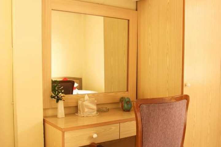 Room 14 of 15