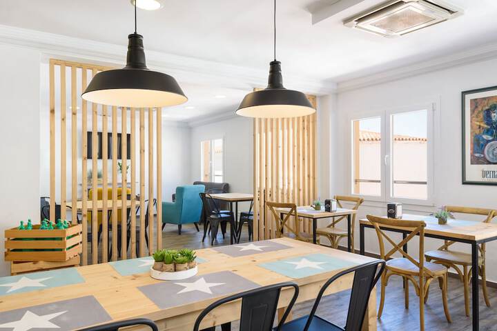 Breakfast area