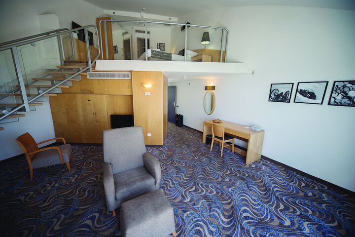 Room 3 of 58