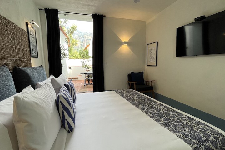 Room 78 of 144