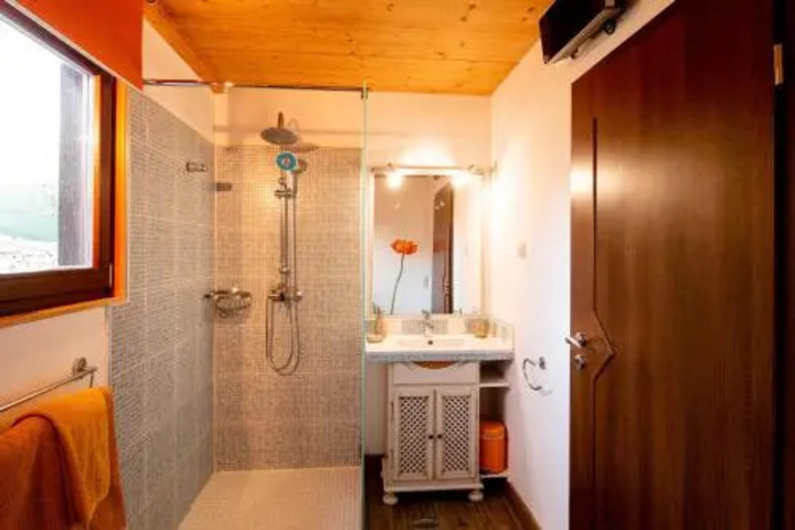 Room 8 of 22