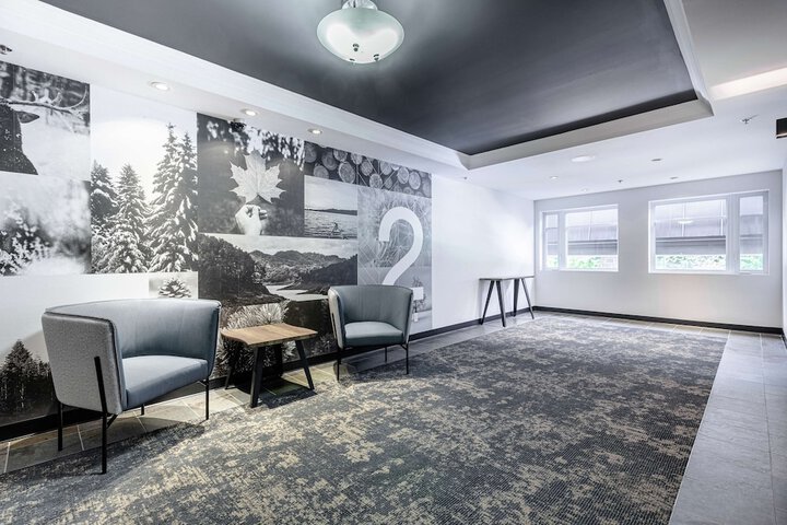 Entrance & Lobby