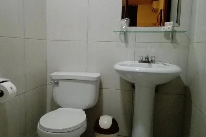 Room 8 of 18