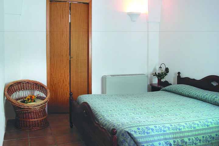 Room 7 of 93