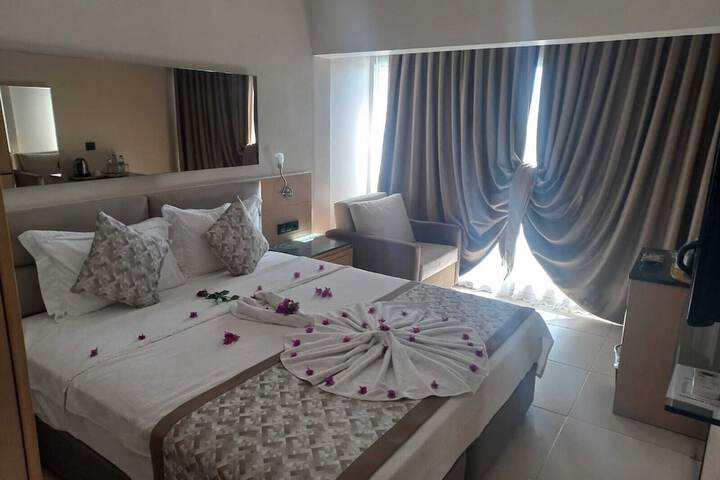 Room 4 of 44