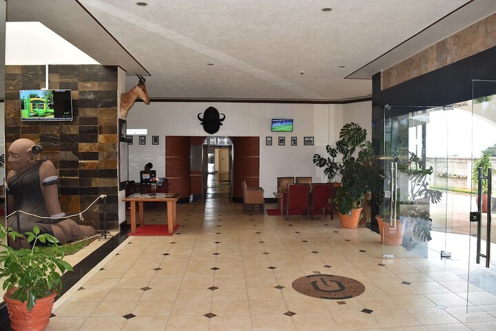 Hotel 2 of 194