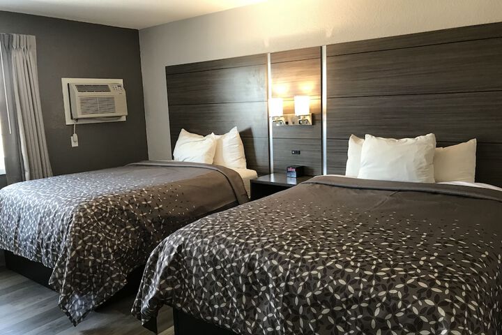 2 Queen Beds (4 of 5)