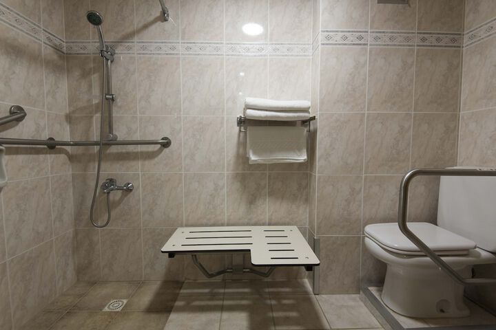 Room 62 of 125