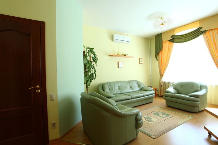 Room 5 of 82