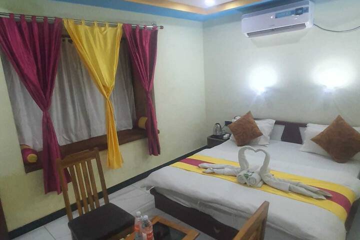 Room 8 of 17