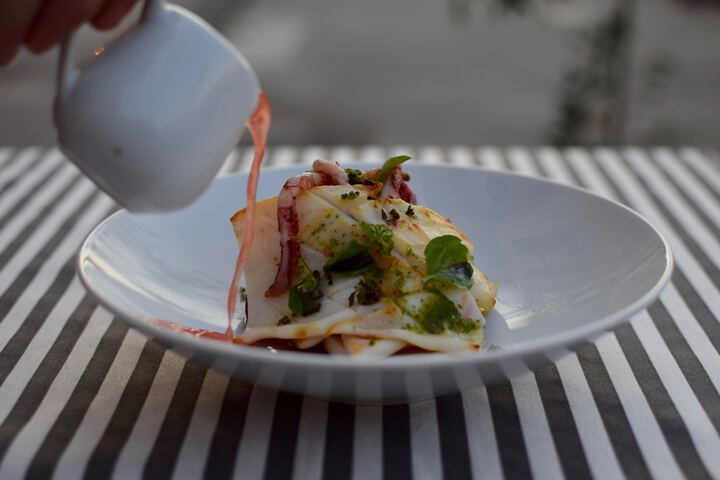 Dining 54 of 60