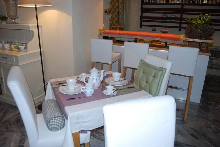 Breakfast/Coffee Service 27 of 41