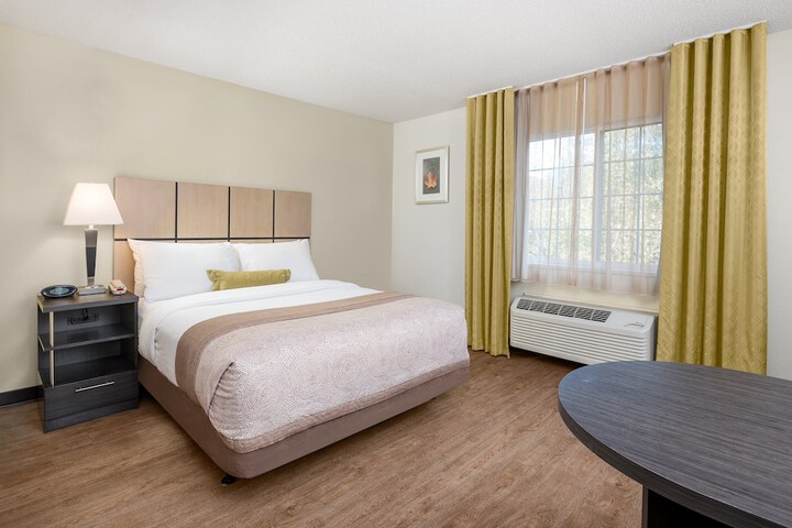 1 Queen Studio Suite (1 of 21)