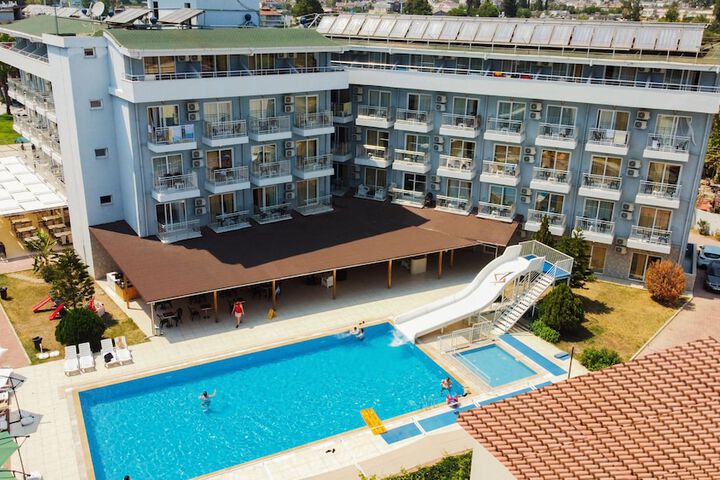 Monna Roza Beach Resort Hotel