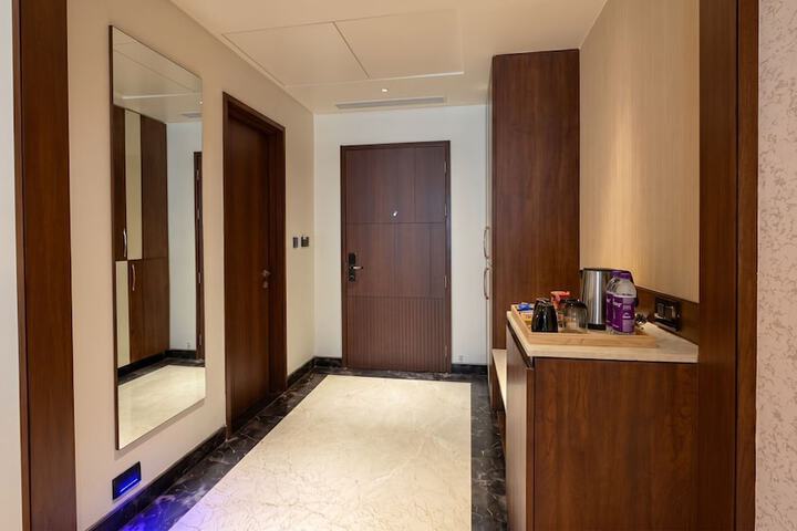 Room 16 of 50