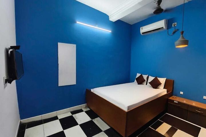 Room 26 of 83