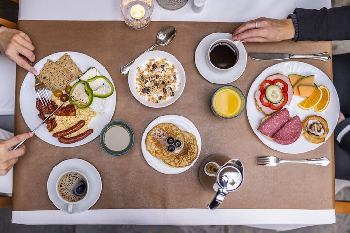 Breakfast/Coffee Service 28 of 34