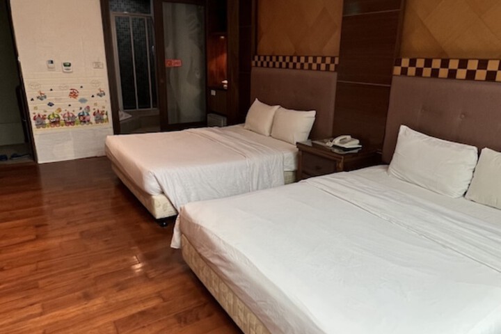 Room 14 of 79