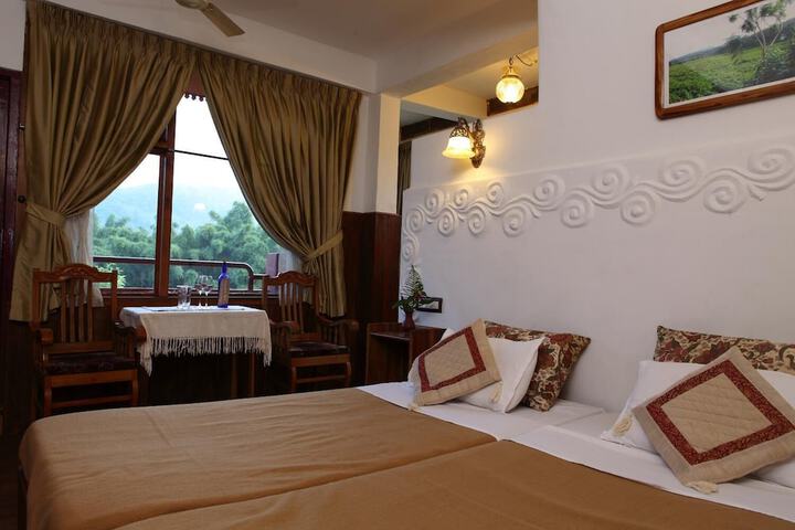 Room 3 of 28