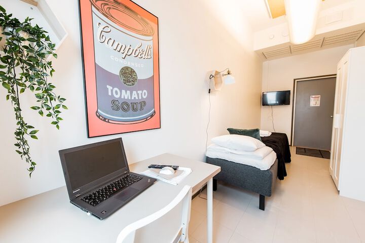 Room 8 of 31