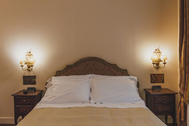Room 35 of 181