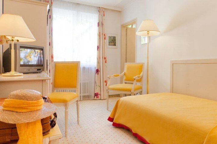Room 8 of 65