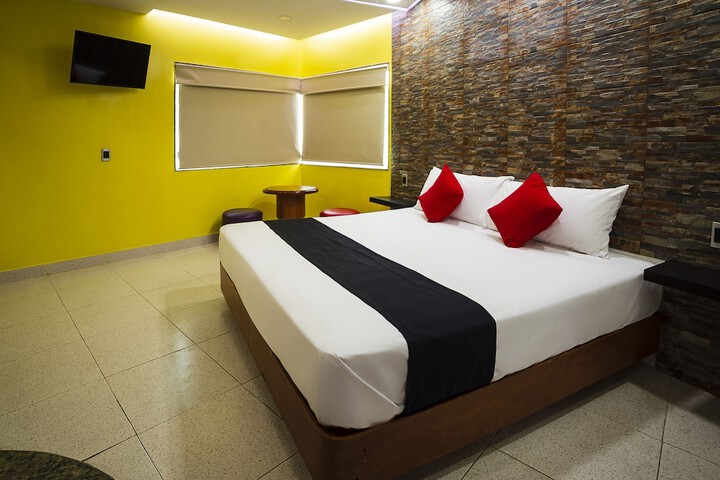 Room 10 of 62