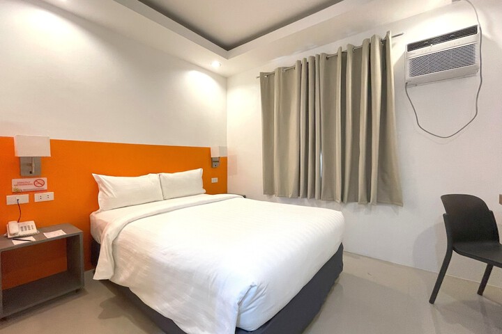 Room 6 of 38