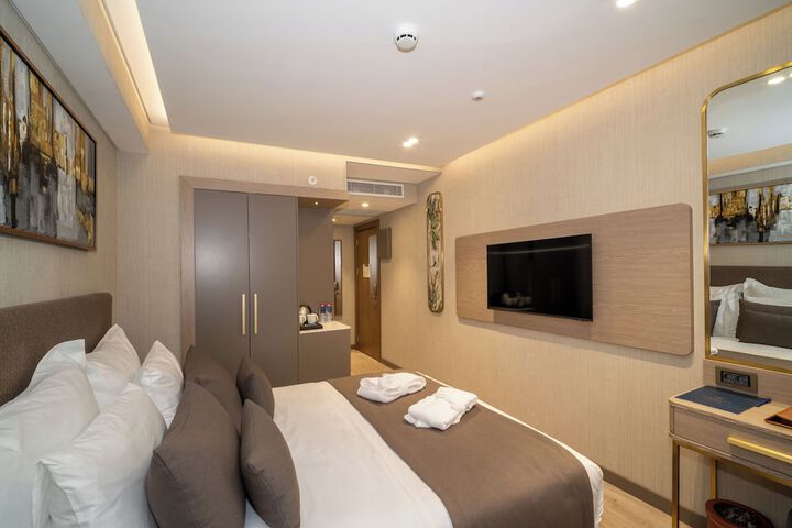 Room 22 of 170