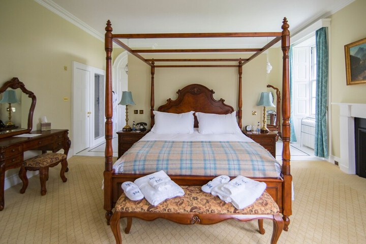 Room 2 of 21