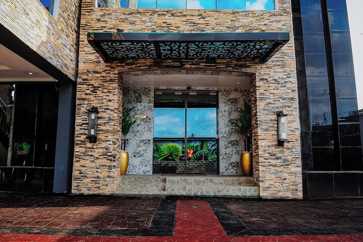 Kashvalley Hotel and Suites