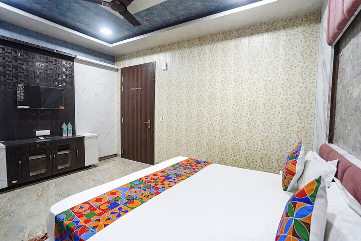 Room 20 of 34