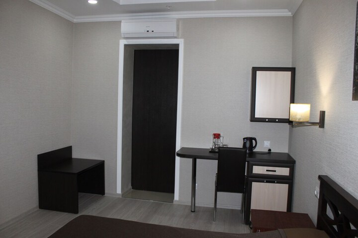 Room 10 of 21