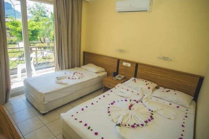 Room 6 of 23