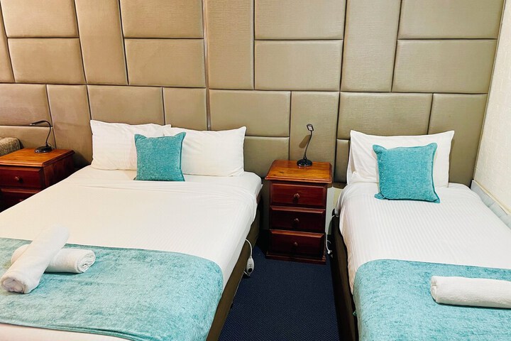 Room 33 of 111
