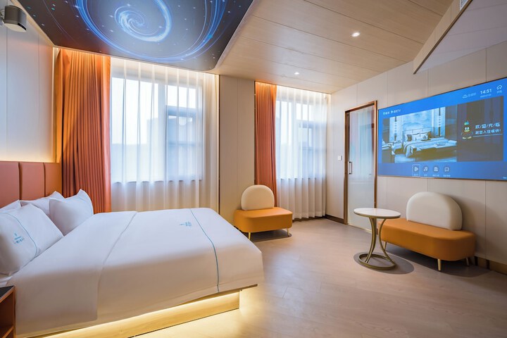 Room 9 of 30