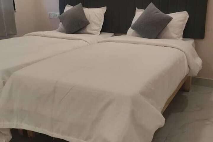 Room 3 of 6