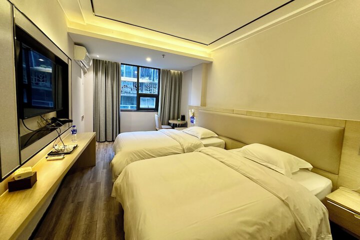 Room 5 of 20